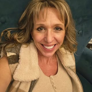 Angela Hartin