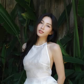 Nguyễn Thúc Thùy Tiên