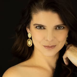 Verónica Paz Roberts Olcay